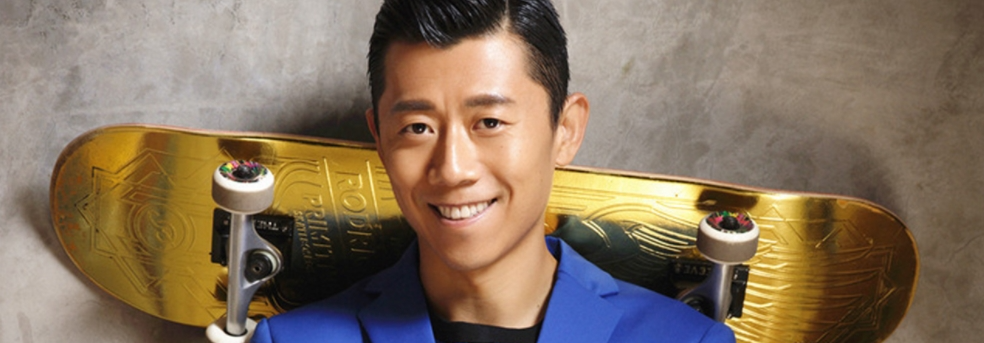 17岁就拿3个影帝，43岁拍短视频成宝藏男孩，被演技耽误的全