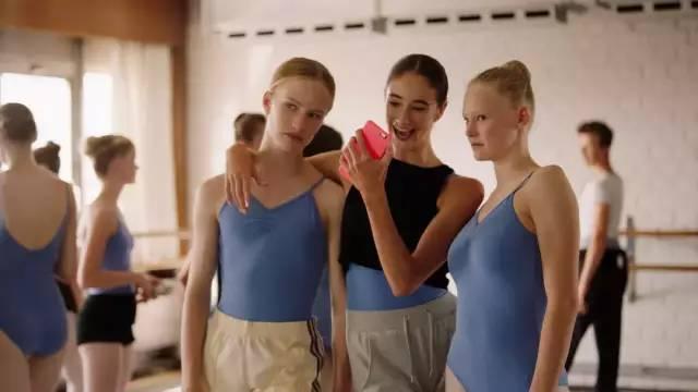 这个芭蕾舞“少女”的痛苦经历，就是一场生动的“生理课”！