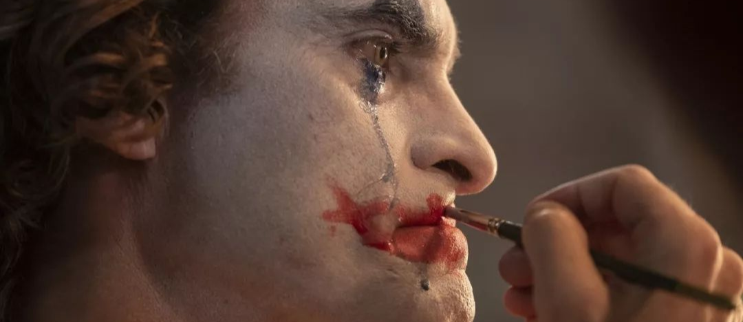 他是个疯子，是个异类，更是个天才演员