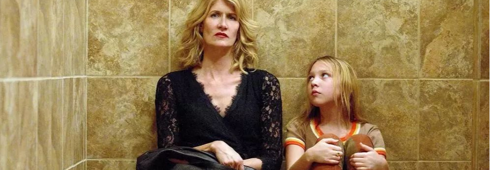 8岁女孩被邻居大叔「用作」洋娃娃，这片实在让人崩溃