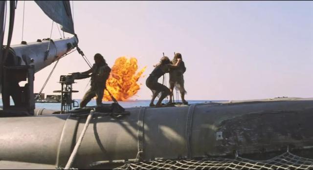 什么叫财大气粗？1995年，这个导演花了2亿美元，只打了一个水漂