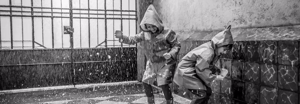 票房惨淡，争议不断，被誉为去年最好的电影，终于来到中国！