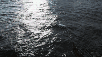 这片90%的时间就一个人，上映票房却拿下30亿，因为拍的太牛了！