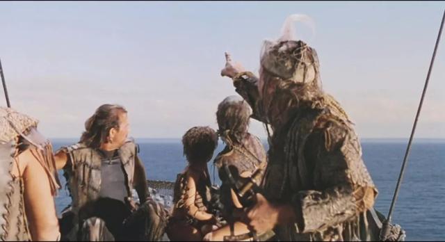 什么叫财大气粗？1995年，这个导演花了2亿美元，只打了一个水漂